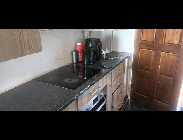 3 BEDROOM FREEHOLD FOR SALE IN WINDMILL PARK
